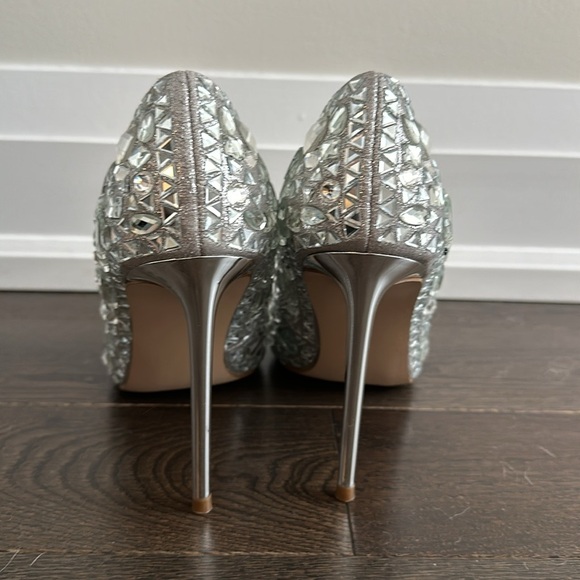 Steve Madden Rhinestone pointed pump 7 - Picture 3 of 6